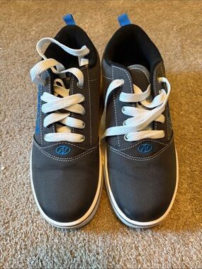 Heelys Gray Sneakers with Blue Trim - Kids Lace-Up Skates